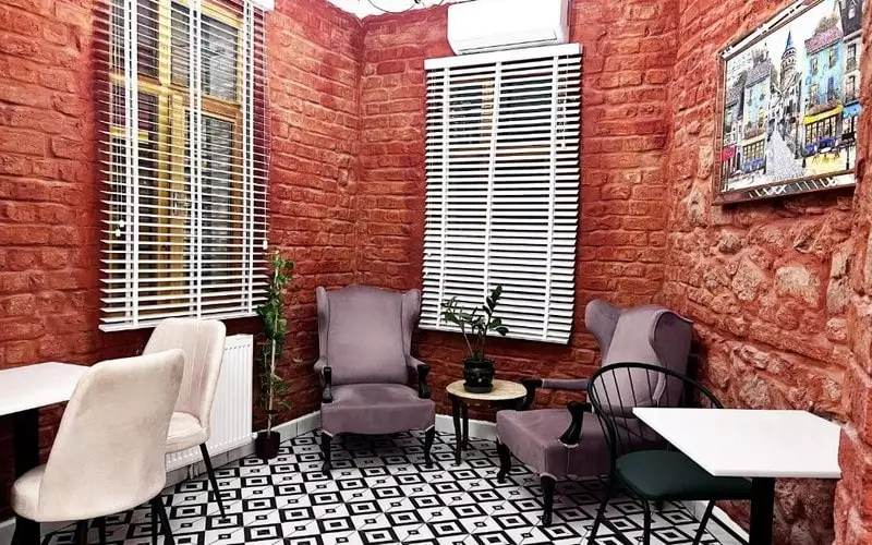 کافی شاپ هتل سه ستاره امی استانبول